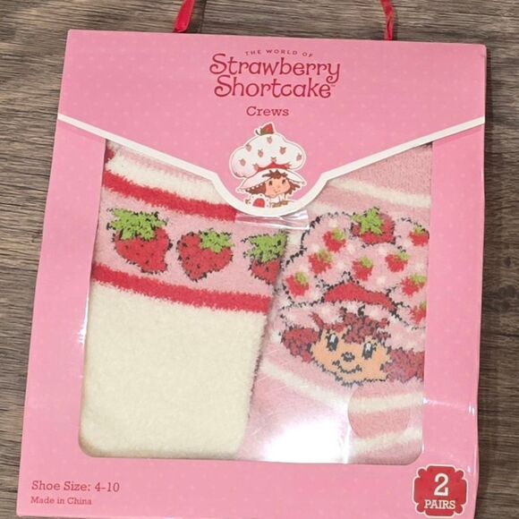 Strawberry Shortcake Boxed 2-PK Cozy Crew Socks - Picture 4 of 6